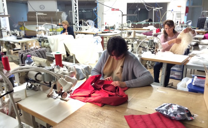 La couture des coussins de méditation SpiritOpus