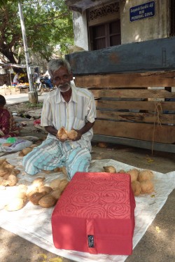 coussin de meditation marchand de fruits